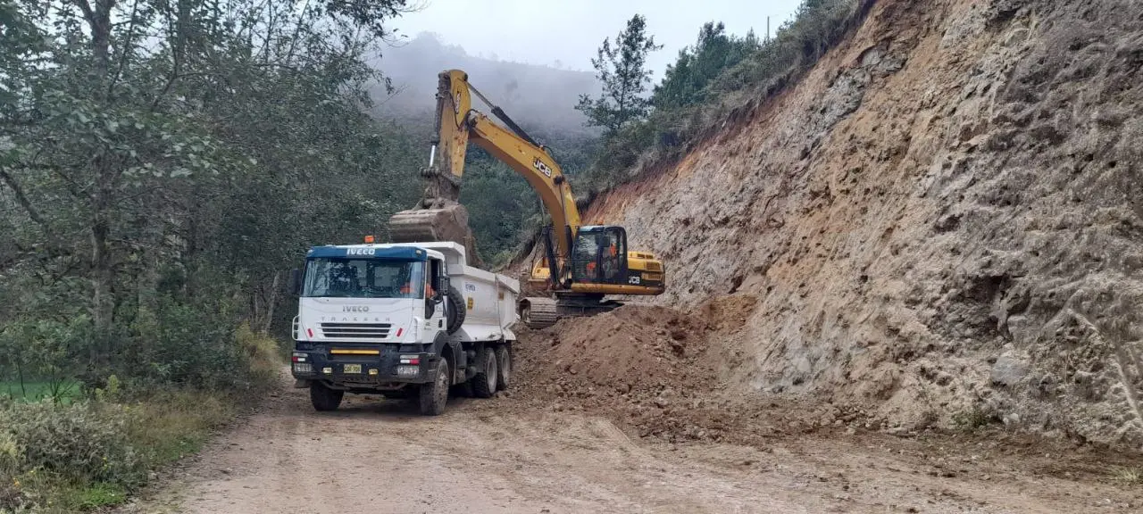 Mantenimiento mecanizado de la trocha carrozable